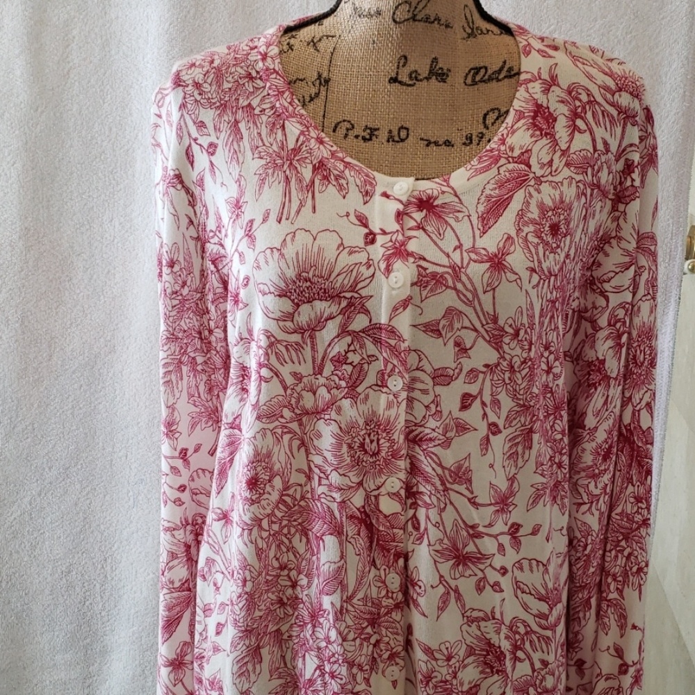 Raspberry & white floral Sweater